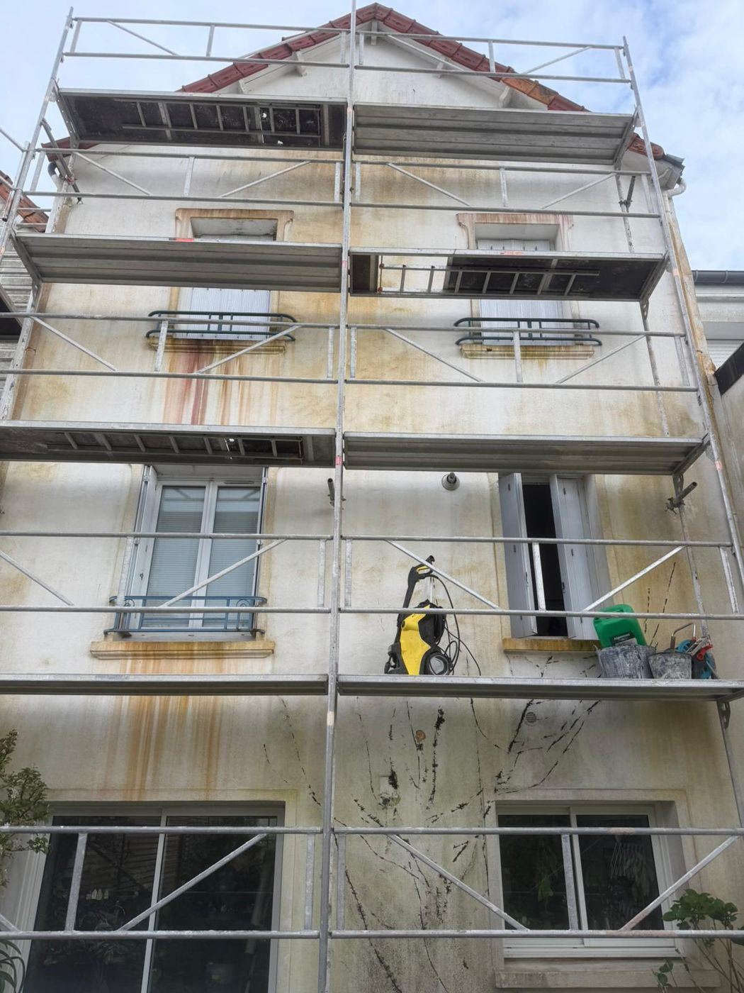 Ravalement de façade, maison de ville, Avant